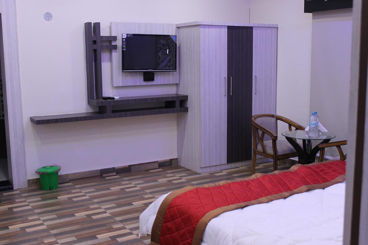 Kitchen Hut Hotel Nepalgunj Exterior photo
